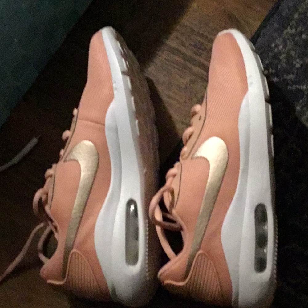 Nike peach color shoe size 6